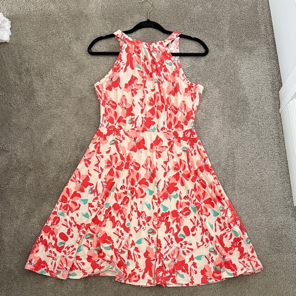 Elegant Floral Maxi Dress in Red and White - Picture 1 of 3